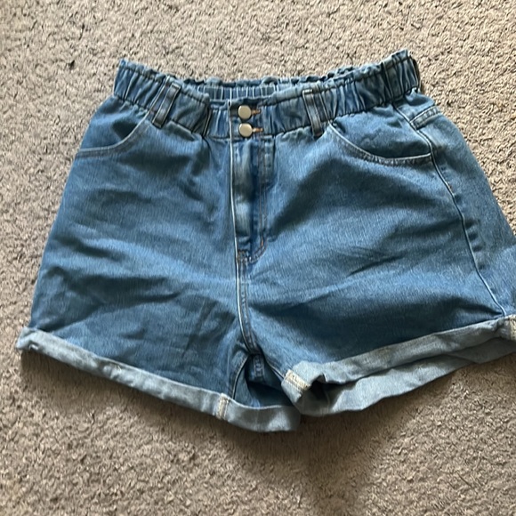 these pair of shorts were from shein in a size 12/0XL - Picture 5 of 5